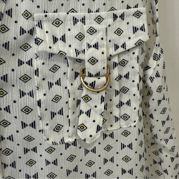 Dex Sleeveless Collared Button Down Casual with Geometric Print and Gold Accents - Picture 14 of 17